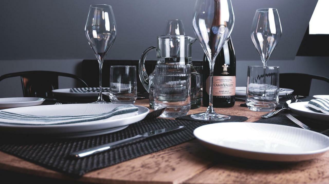 Padstow Escapes - Pajar Luxury Penthouse Apartment Bagian luar foto